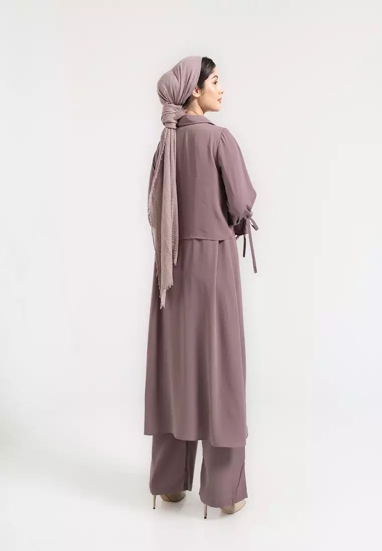 Eshania One Set Black Oakwood Brown