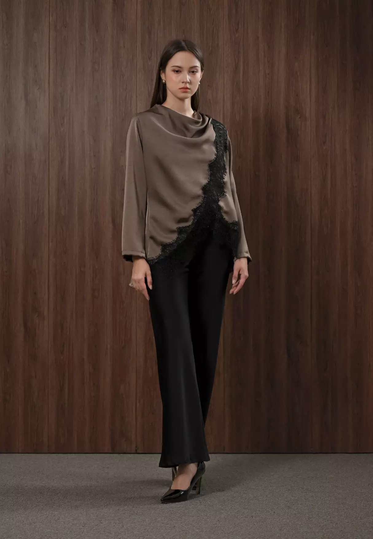 Elora Blouse - Ebony