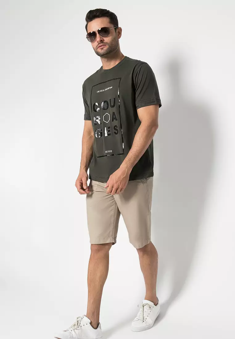 Johnwin - Kaos Casual - Motif Sablon - Hijau Army - Slim Fit - ATS.622.M416.01.C-S/S