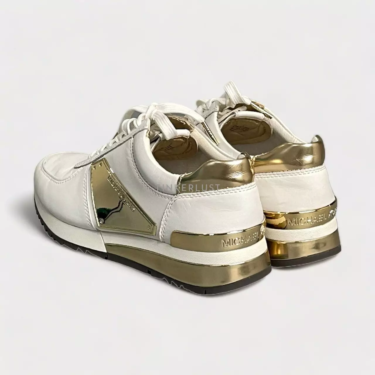 Allie graffiti discount leather sneaker