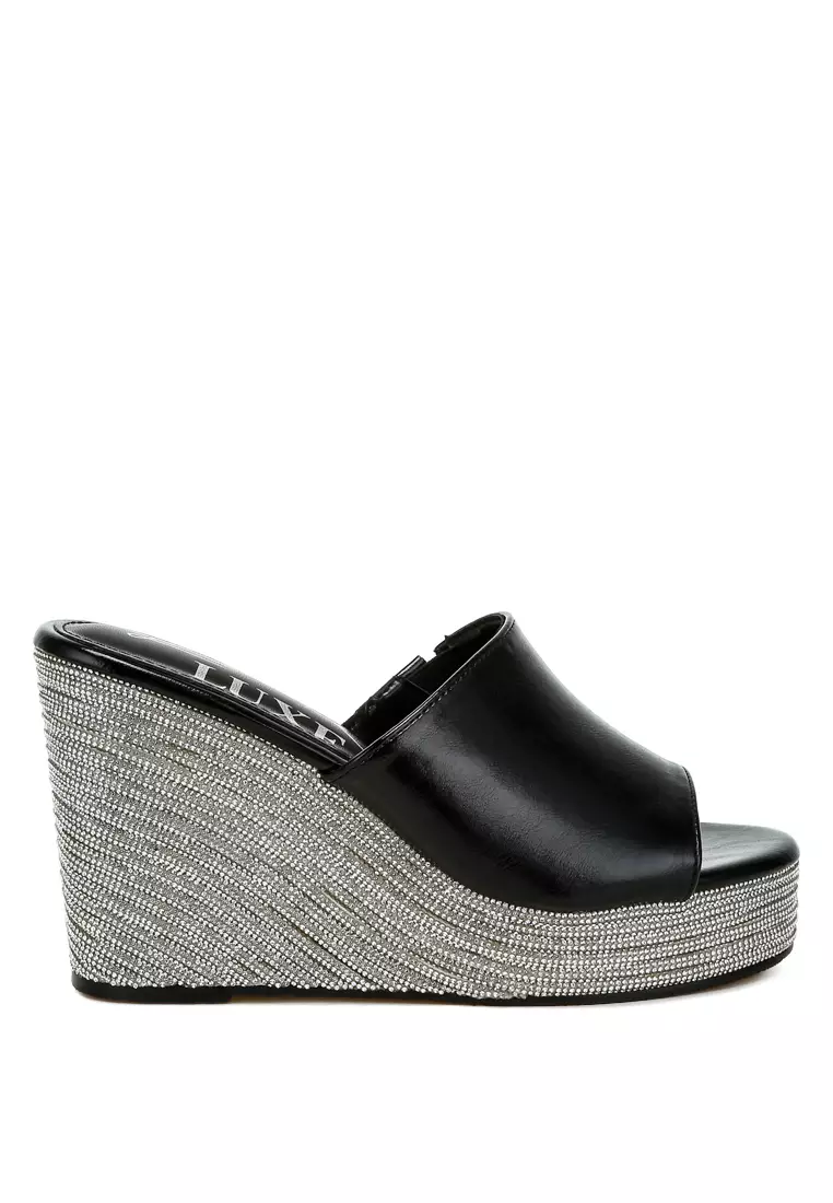 Wedge Heel Peep Toe Sandals in Black