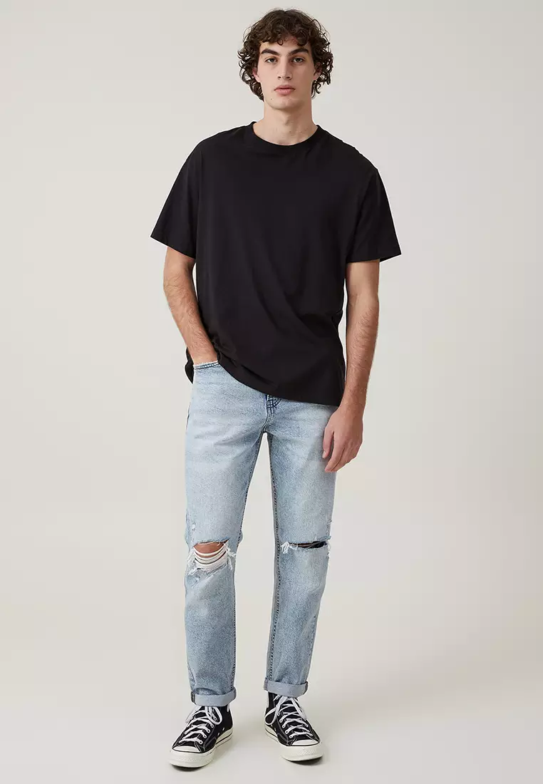 Relaxed Tapered Jeans
