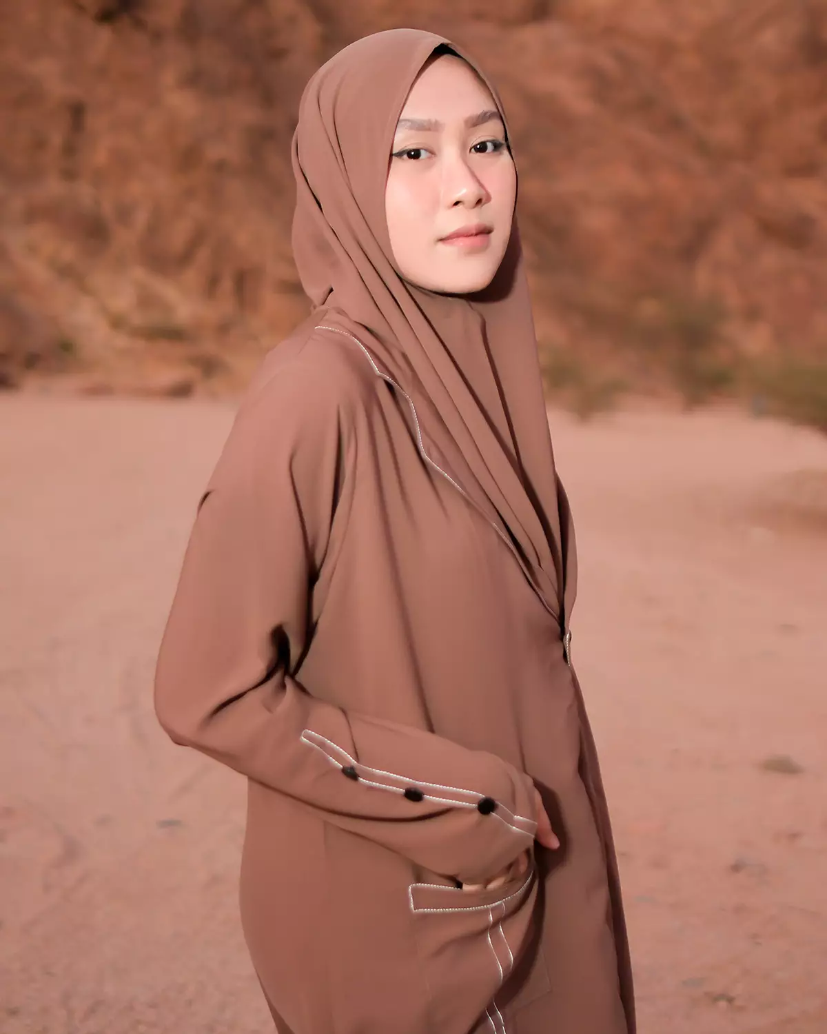Meena Abaya Outer Rustic