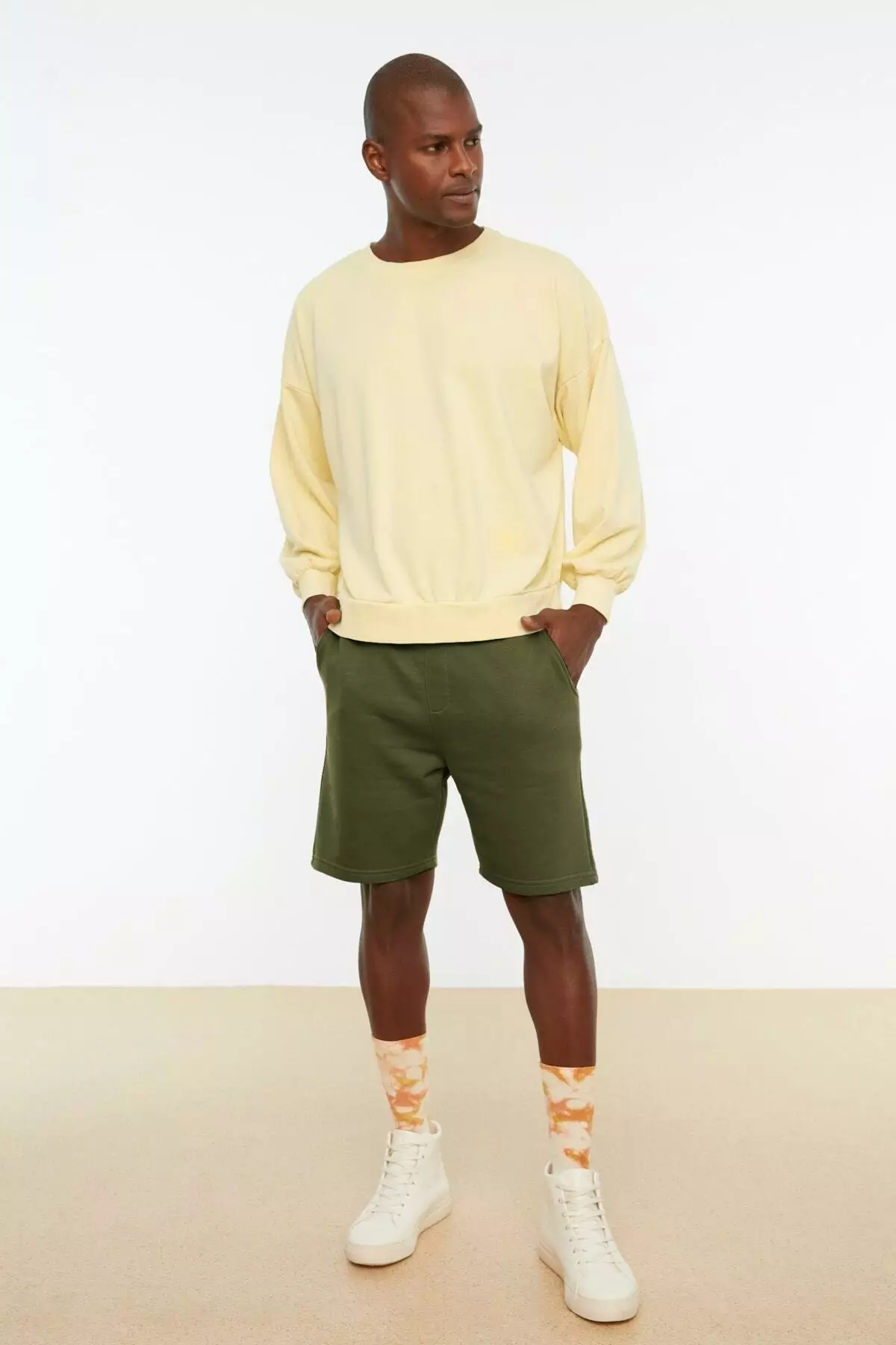 Khaki Shorts & Bermuda