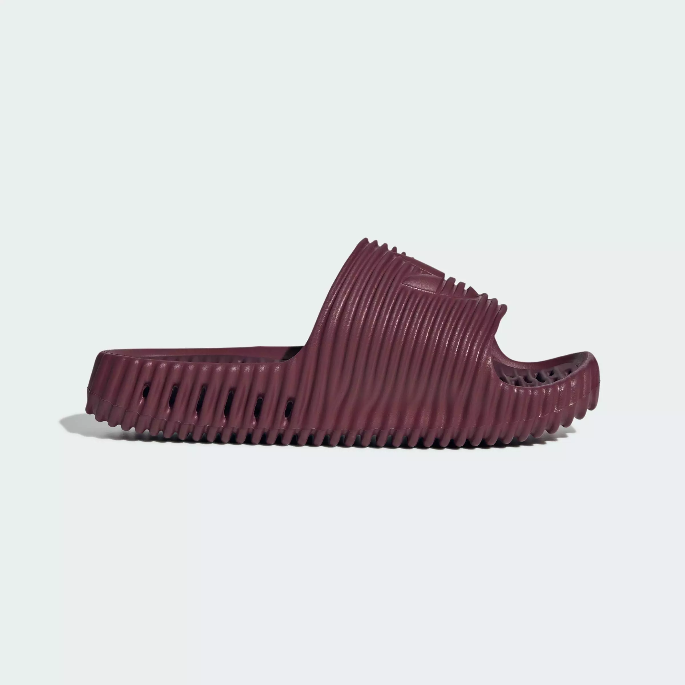 Lifestyle Adilette 25 Slides Unisex Burgundy JR3616