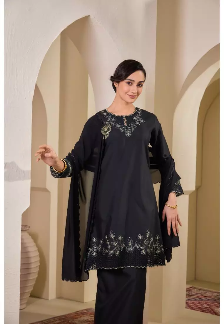Kurung Moden Sulam Maleeka