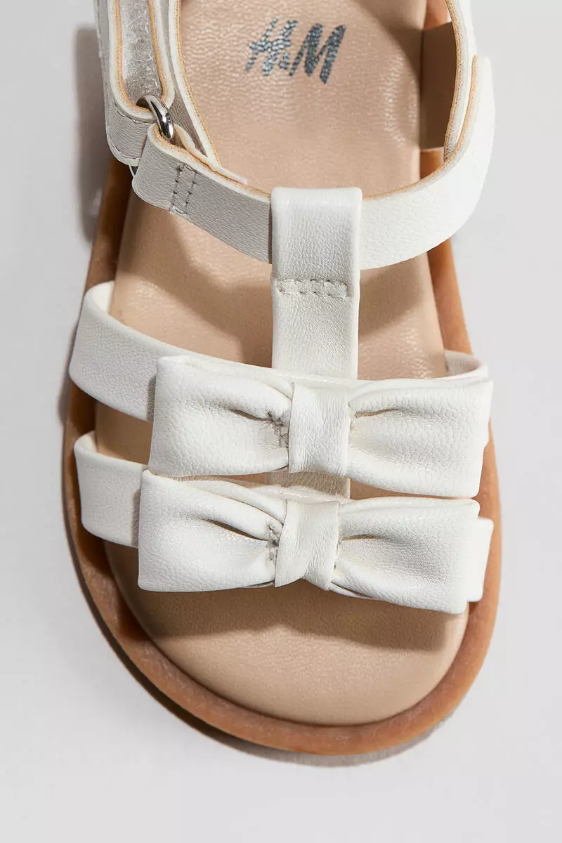 Appliquéd strappy sandals