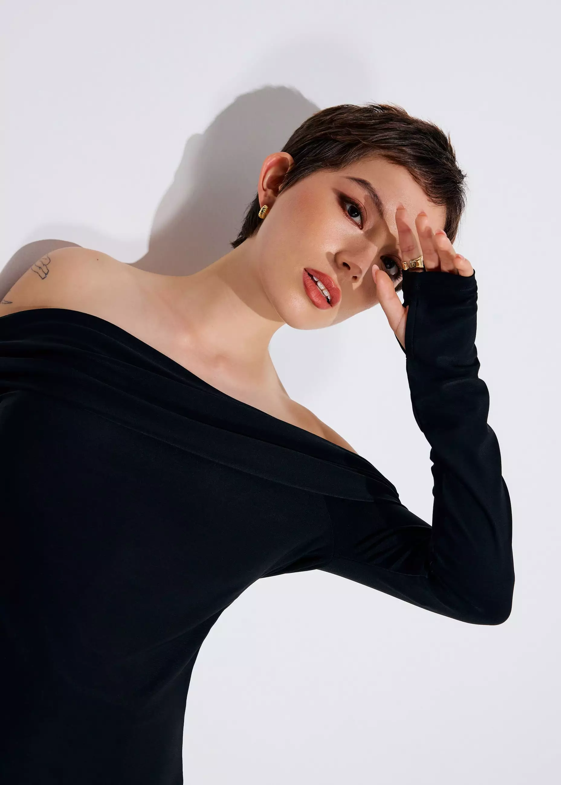 Atasan Wanita - Jersey Off-Shoulder Fitted Top