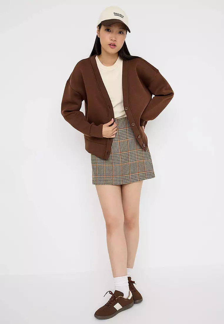 V-Neck Buttoned Knitted Sweatshirt