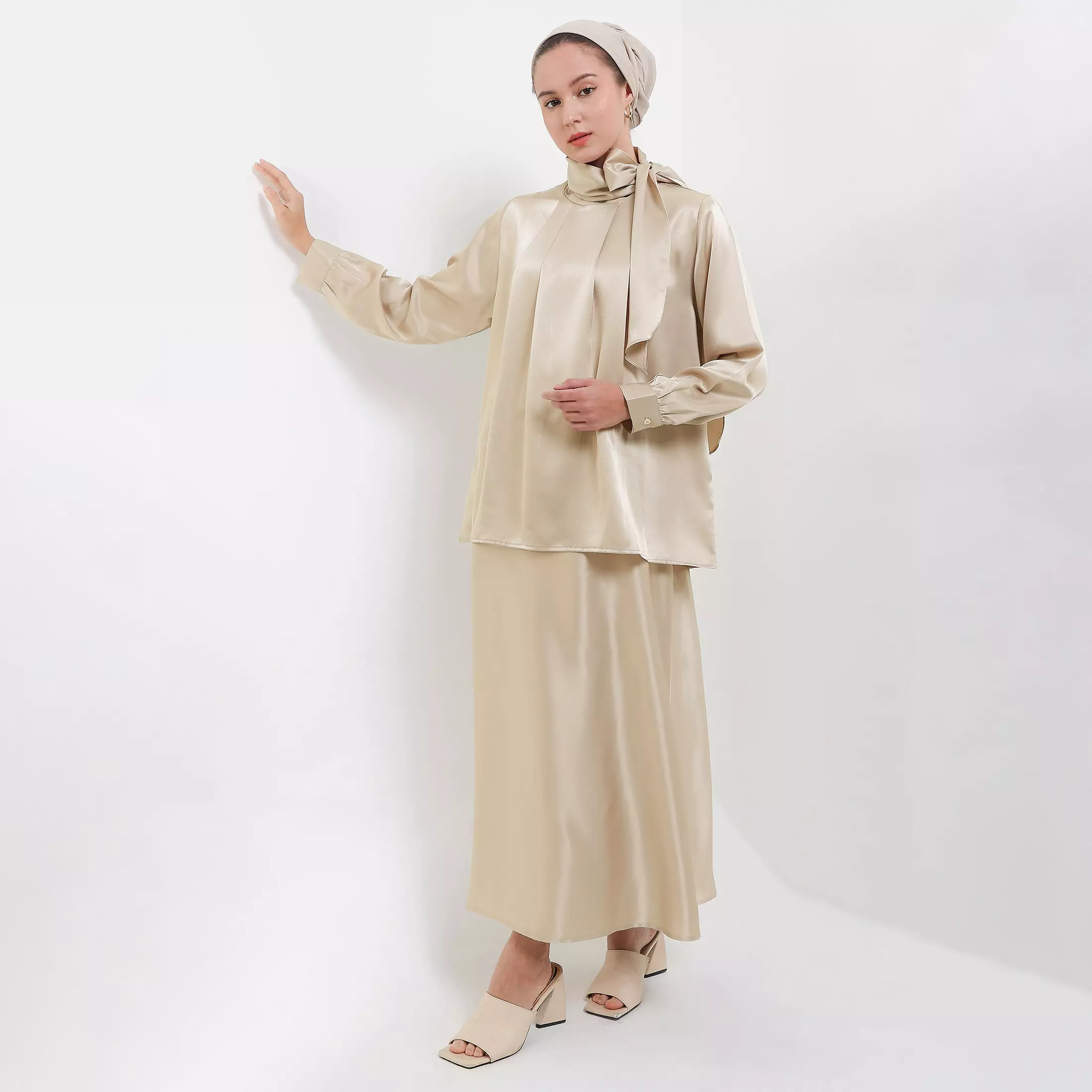 MFMW Nerine Atasan Blouse Satin Cream