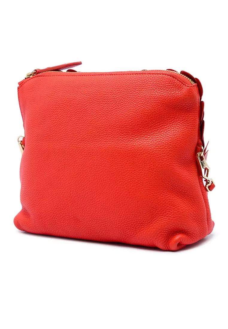 Pre-Loved Burberry Leather The Petal Clutch With Strap