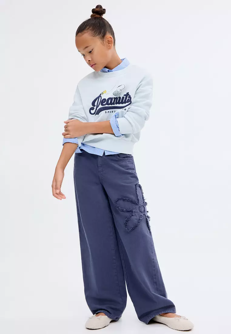 Embroidered Snoopy Sweatshirt