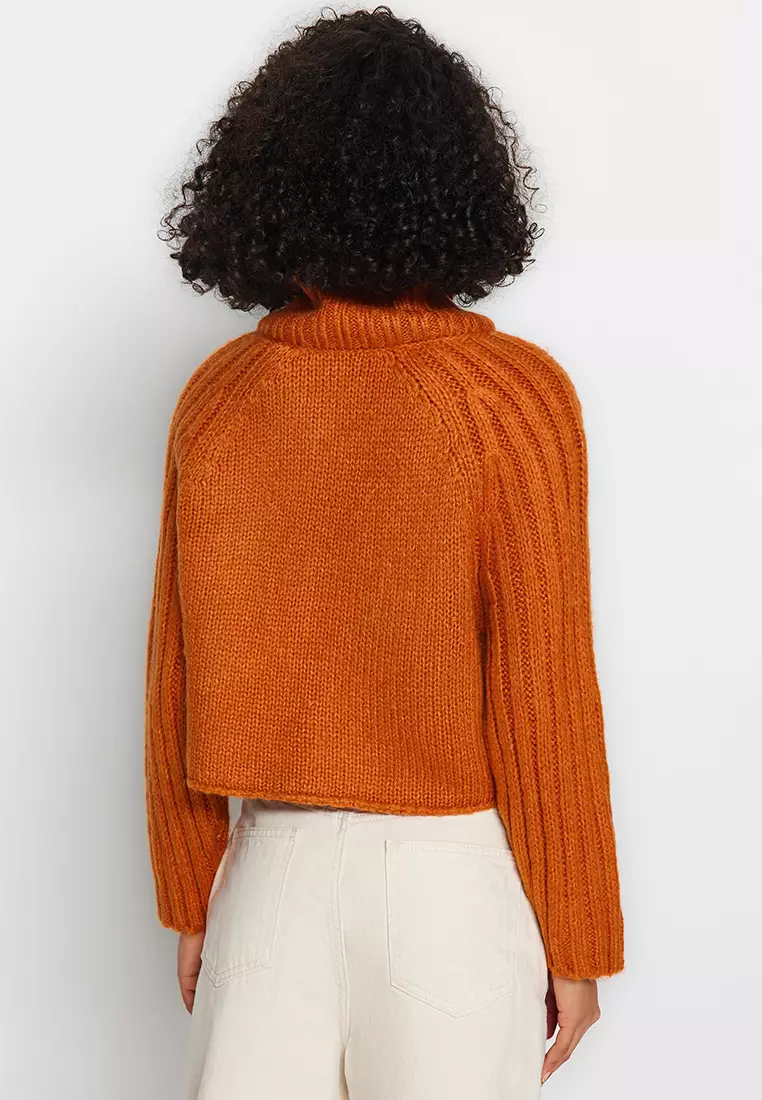 Cinnamon cheap colored sweater