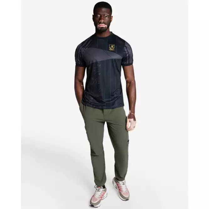 Liverpool FC LFC Mens Mashup Shirt Men - Official LFC T Shirt Original Pria