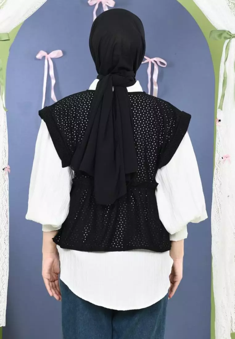 Arin Ruffle Vintage Vest - Black M19268 R92S2