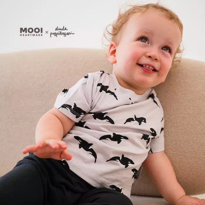 Mooi X Dinda Puspitasari Kaos Anak Laki - Laki Ruhie Printed Tee - Broken white