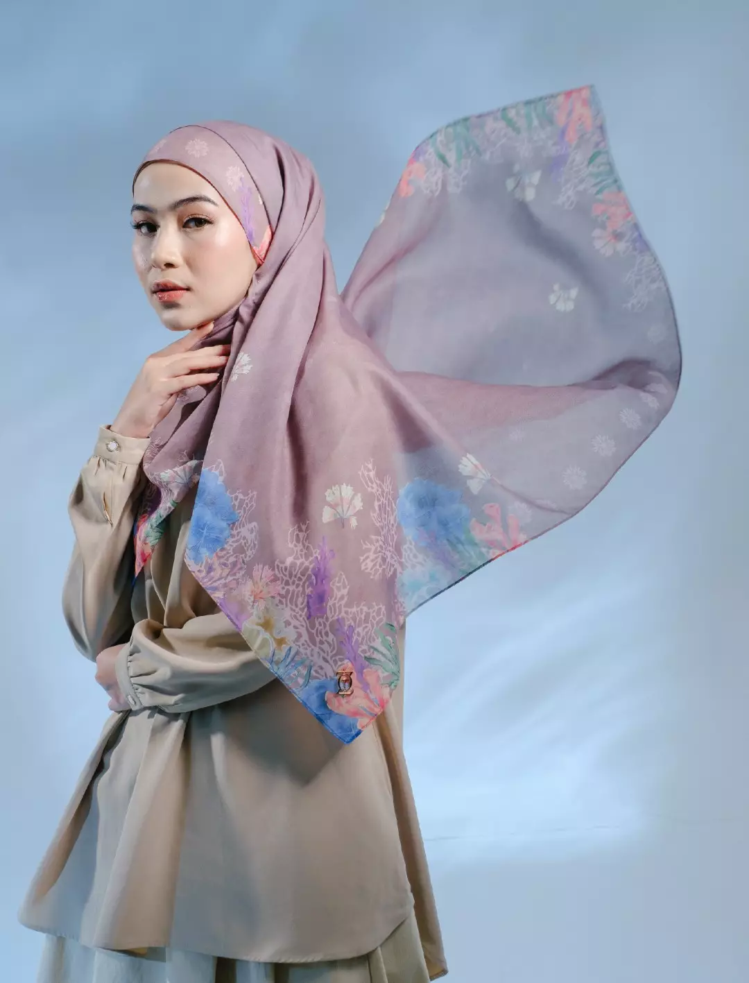 CASPIA Scarf Coffee Latte - Kerudung Hijab Segiempat Motif With BOX - Bahan Nesla - Ukuran 115x115