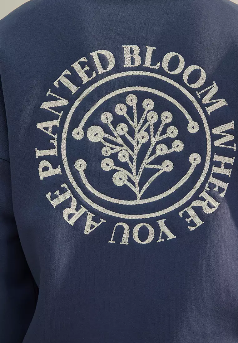 Embroidery Fleece Sweatshirt
