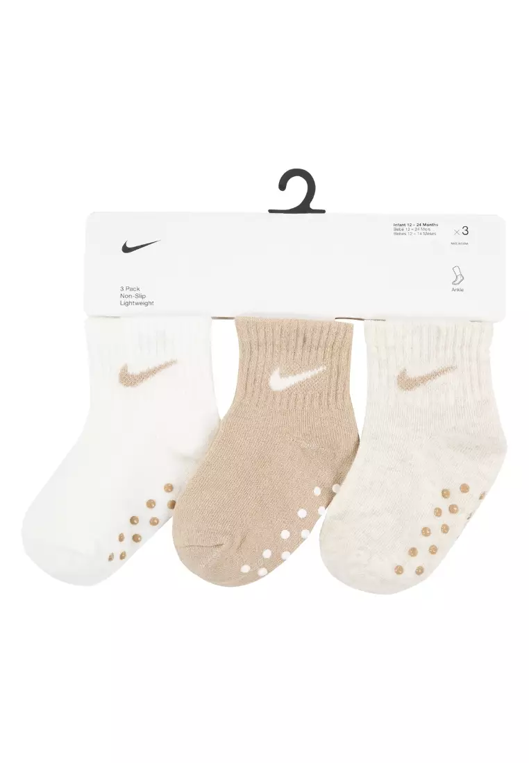 Newborn shop nike socks