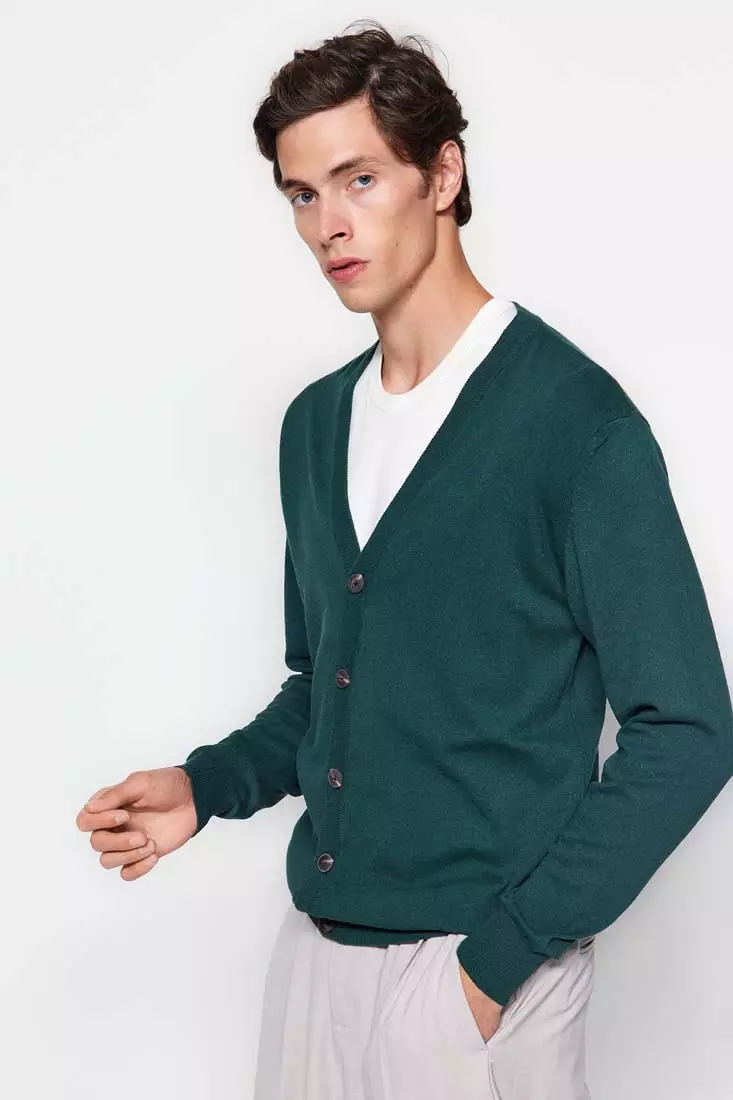 Buy Trendyol Emerald Men s Slim Fit V Neck Buttoned Cardigan 2024