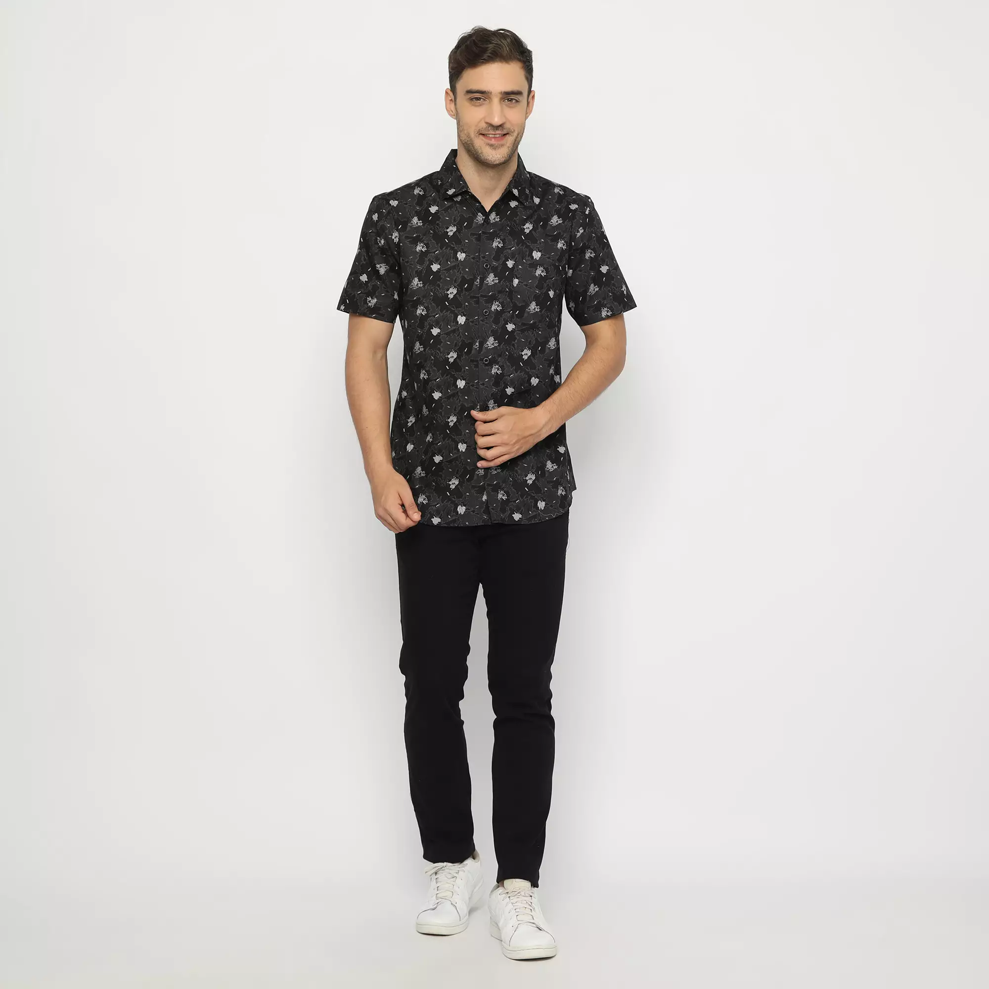 Platini Kemeja Motif Pria Lengan Pendek Katun Hitam 132161