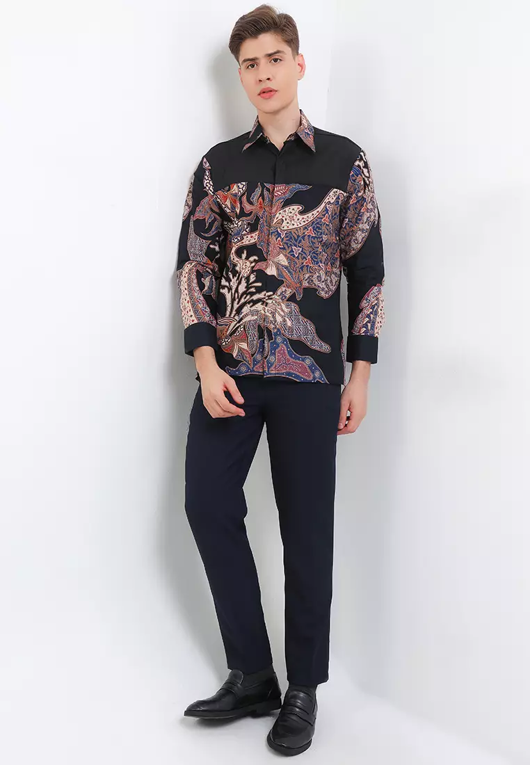 Kemeja Body Fit Batik Daun