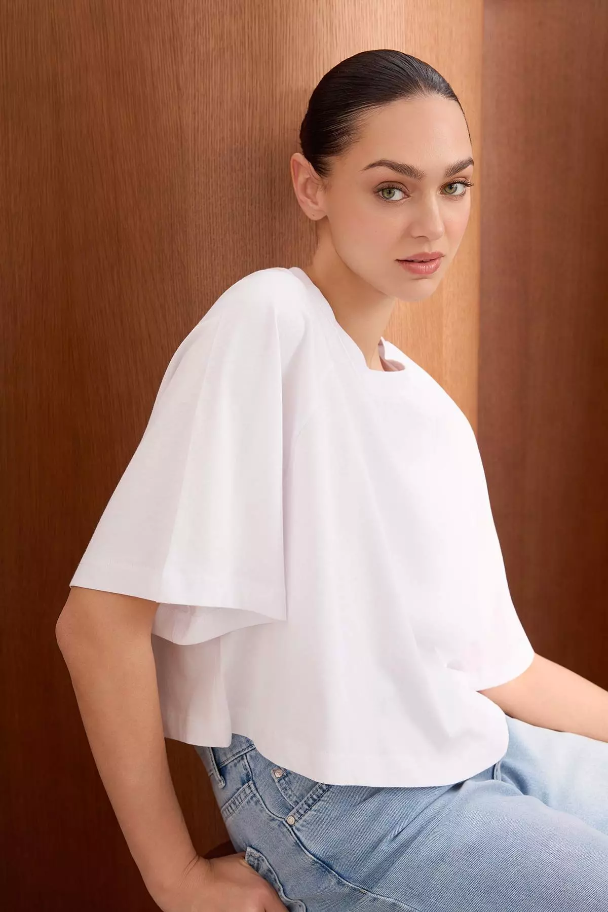 Wardrobe Essentials-Ekru Comfortable Fit Short Sleeve Crop 1% Cotton Knitted T-Shirt Twoss26Ts6