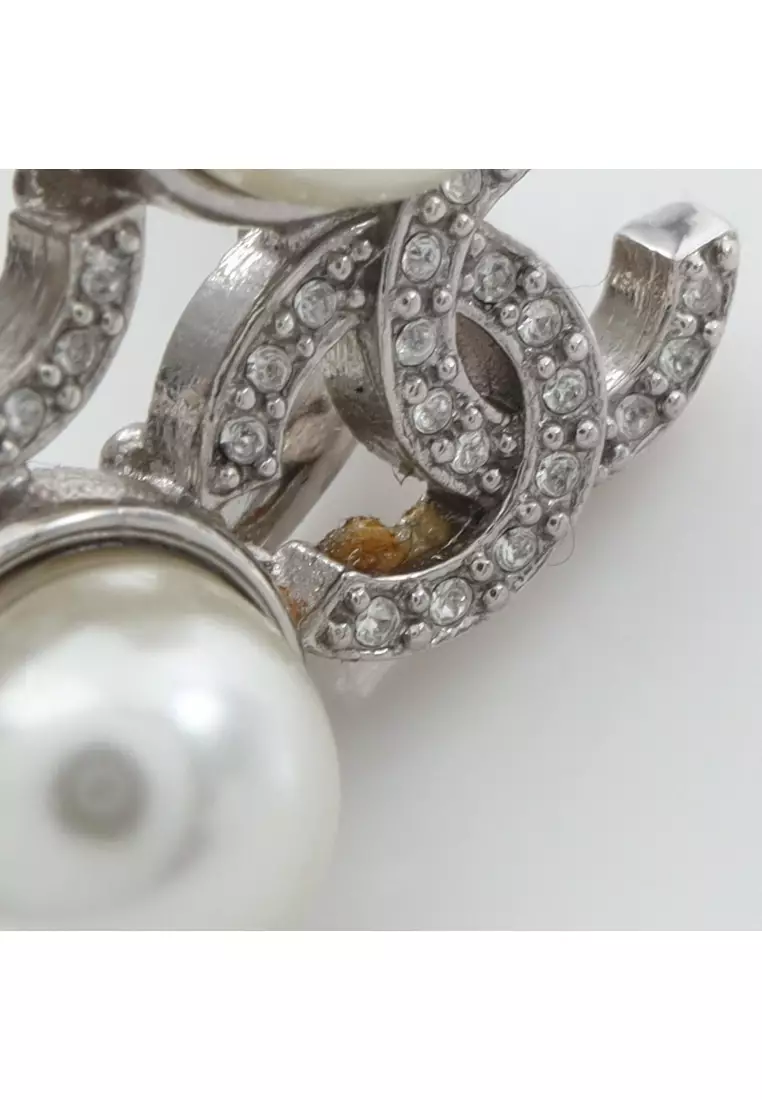 Pre-Loved Chanel coco mark ring ring Fake pearl Rhinestone Silver off white clear I25S