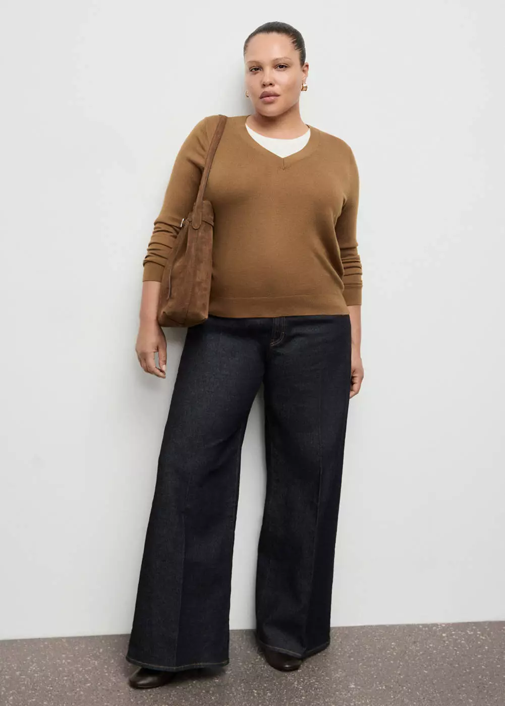 Sweater rajut kerah V