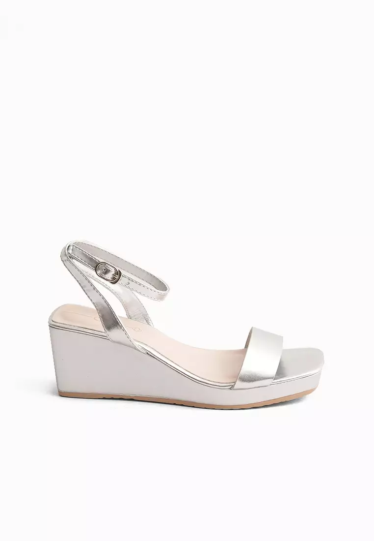 Discount on Cln  shoes - SKU: Tenerife Wedge Sandals