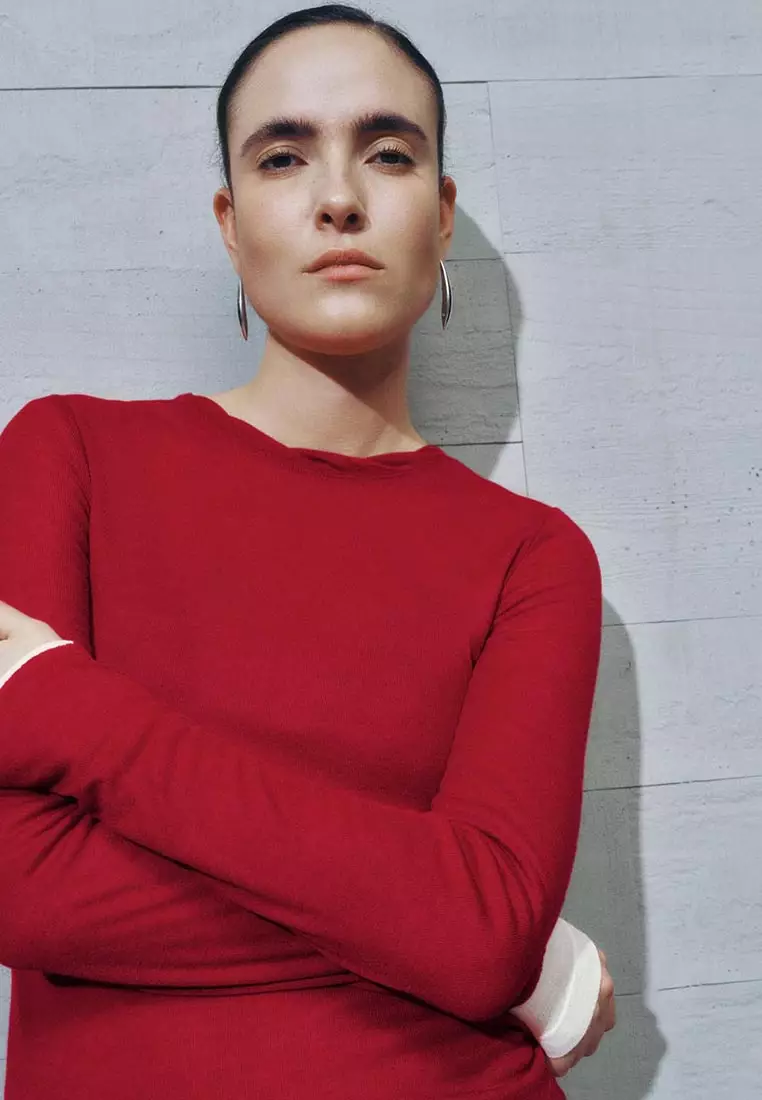 UR春季新款女装休闲简约红色圆领修身长袖T恤UWJ450010