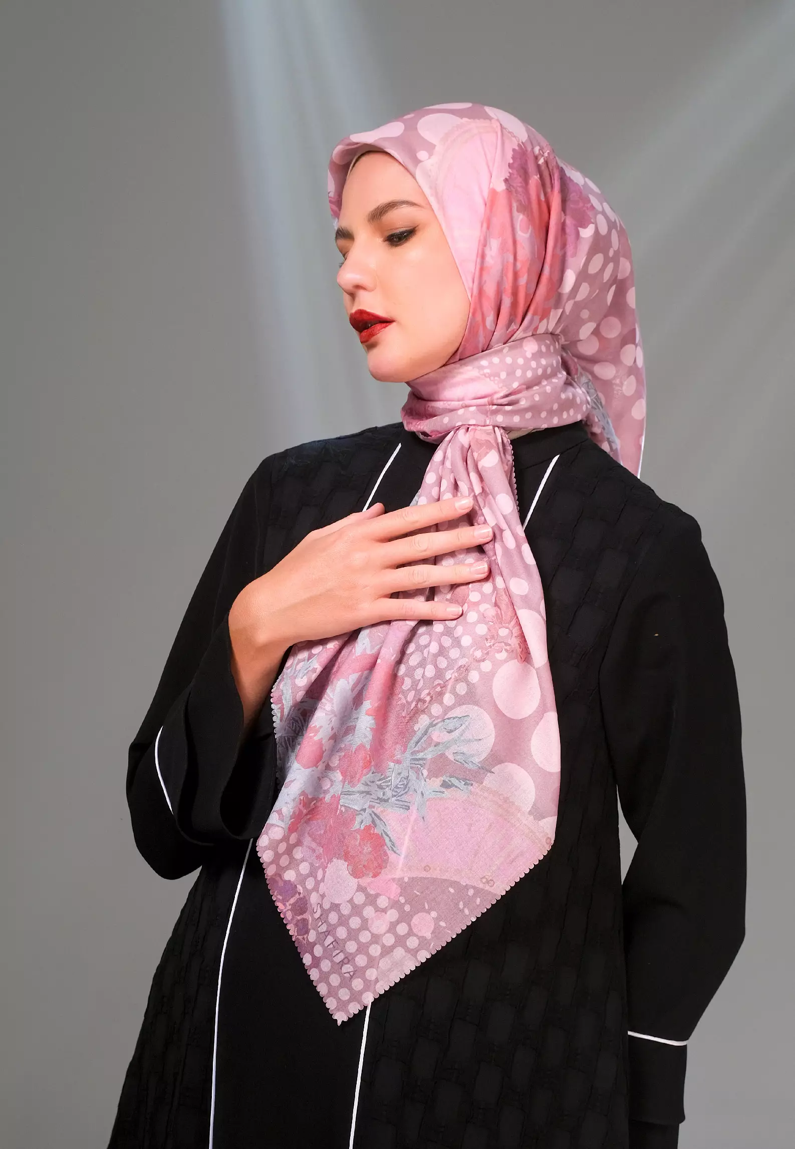 Nessie Printed Scarf | Hijab Kerudung Segi Empat Motif