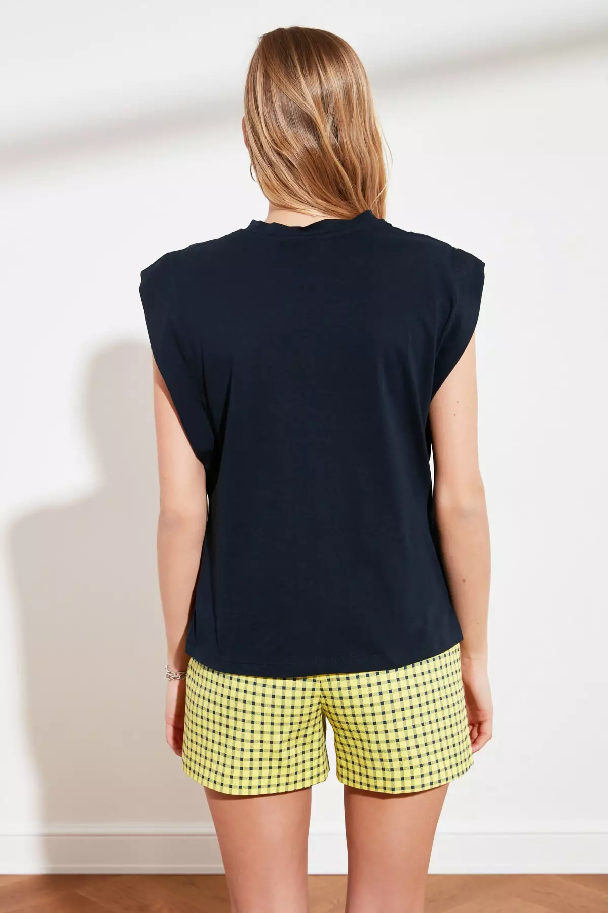 Wide Shoulder Muscle Tank Top