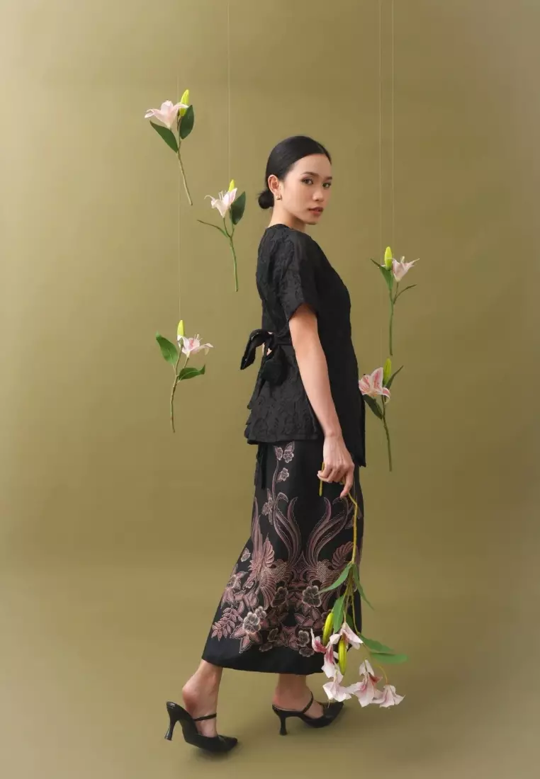 Azura kebaya blouse