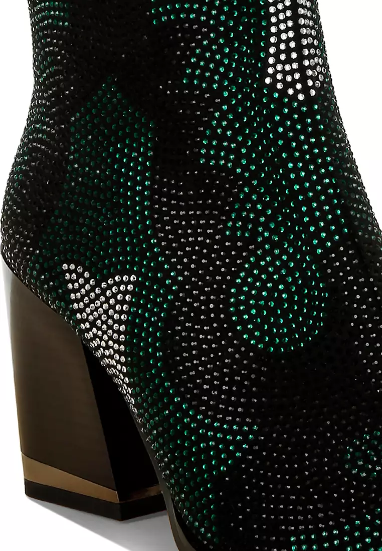 Sepatu bot hak blok berhias berlian imitasi berwarna hijau