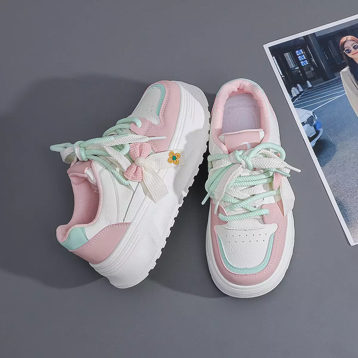 Sepatu Wanita Unik Sneakers Cewek Girly Fashionable Q551