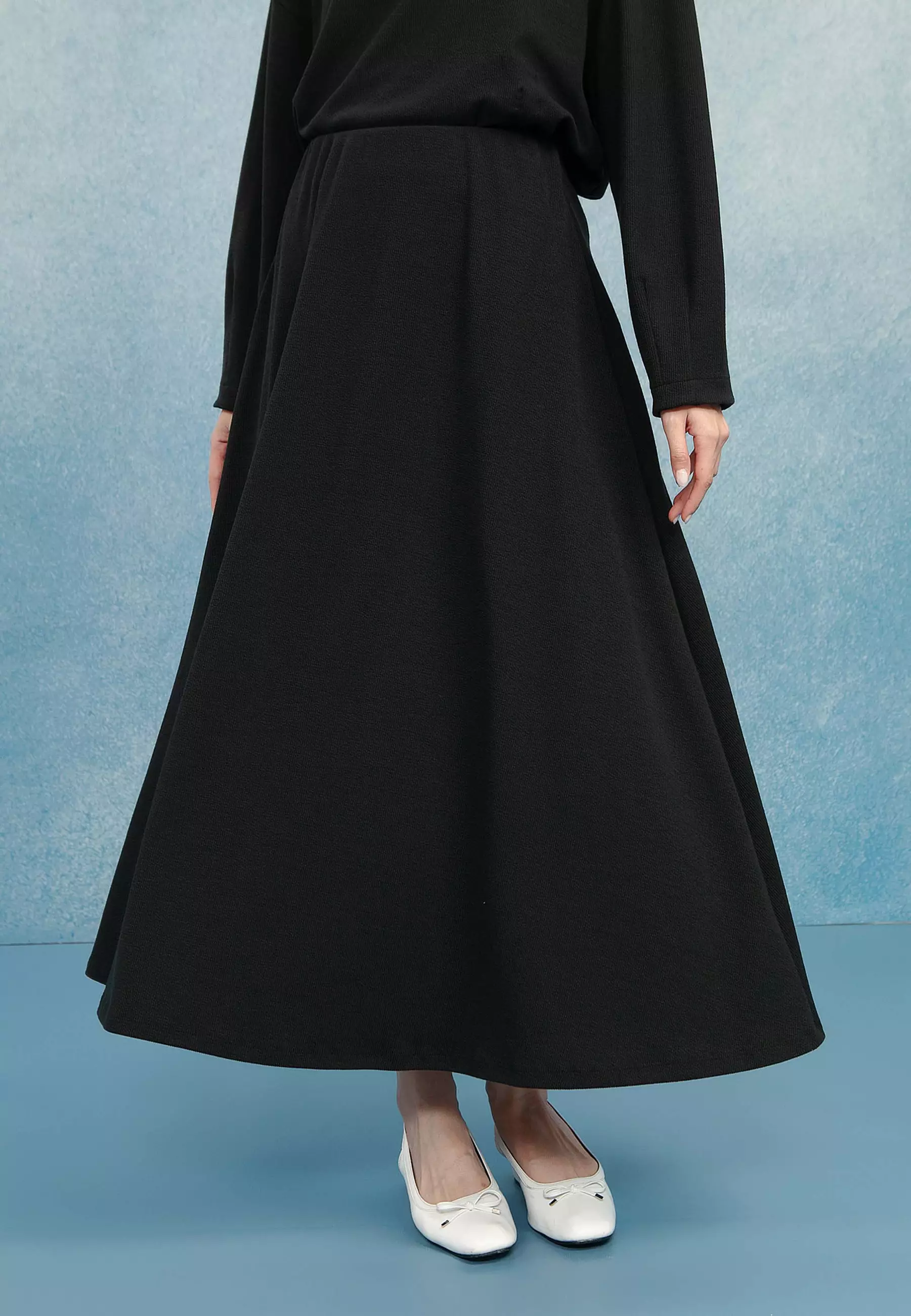 HijabChic Della Black Skirt - Rok Knit Lembut Karet Pinggang Siluet A-Line