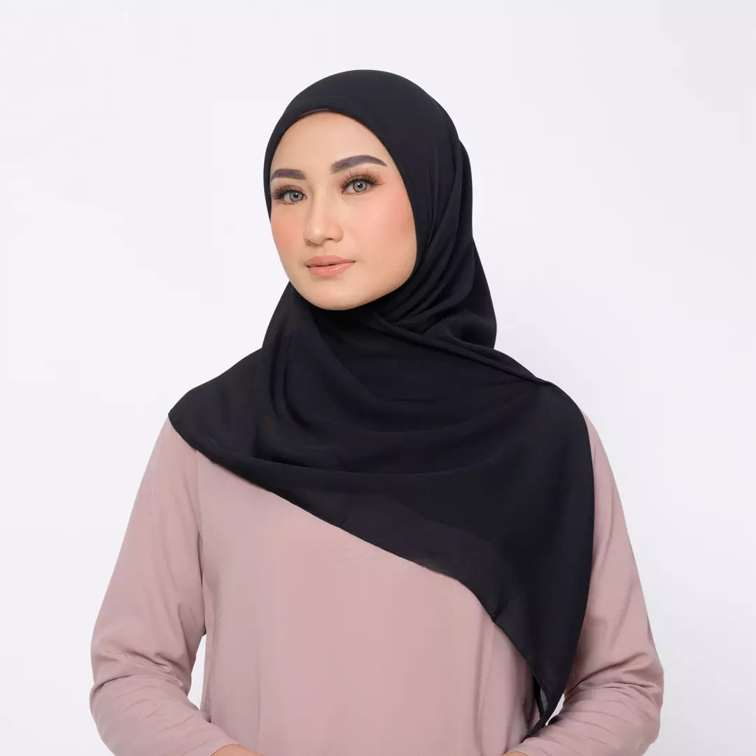 ZM Zaskia Mecca - Sana Black 110x110cm - Hijab Polycotton Hitam - Kerudung Segi Empat Square