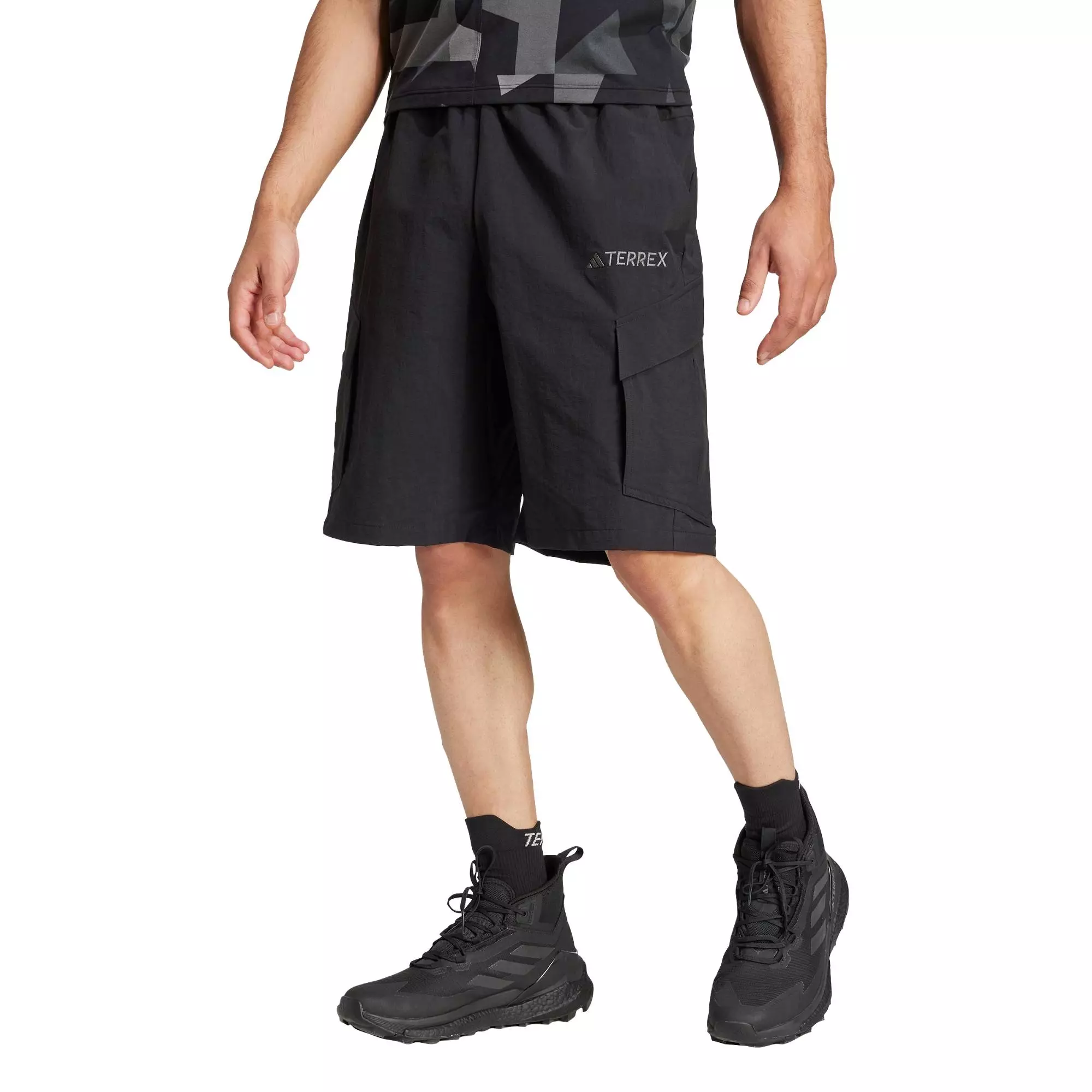 Hiking Terrex Xploric Cargo Shorts Men Black JE9420