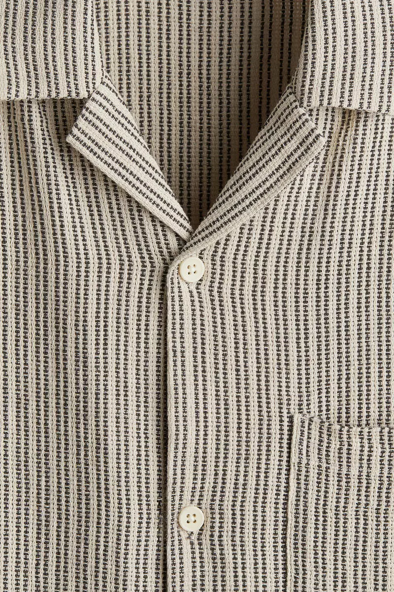 Regular Fit Textured resort shirt