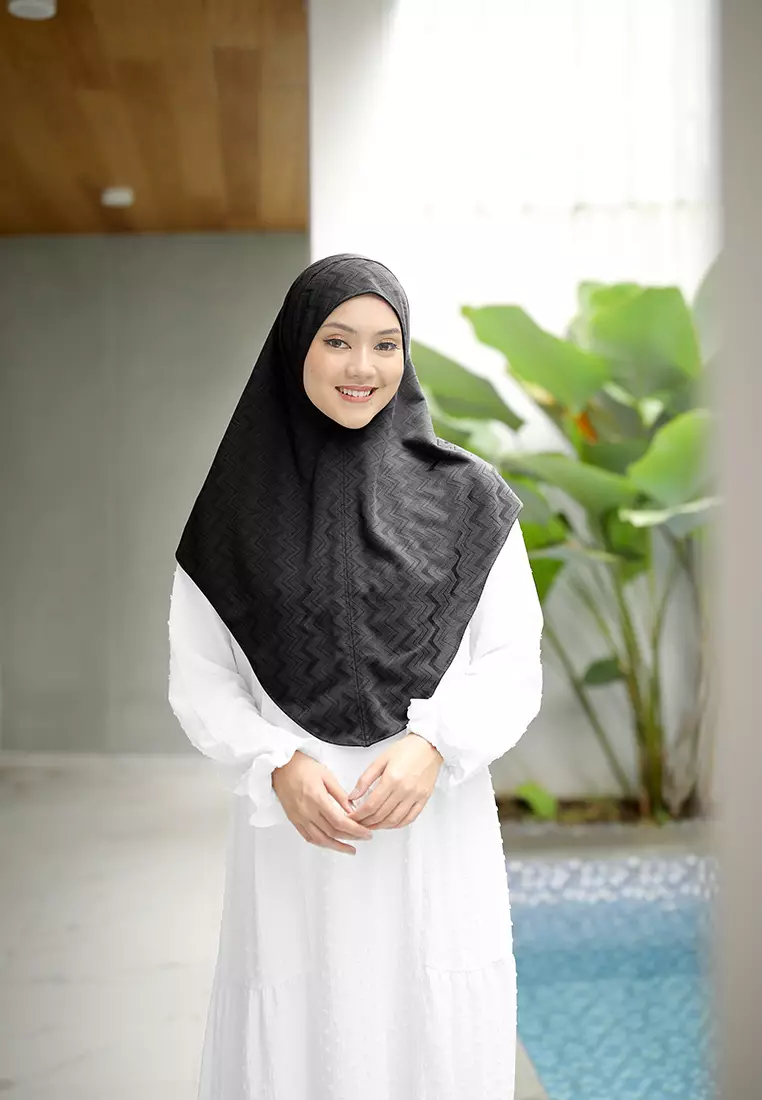 Bergo Instan Sheera 3 Tone Hijab Knit - Black