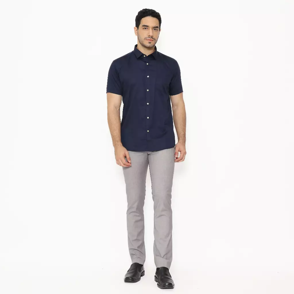 SCHOELLER VIVALDI-MSS Kemeja Pria Lengan Pendek Polos Slim Fit Warna Biru Tua