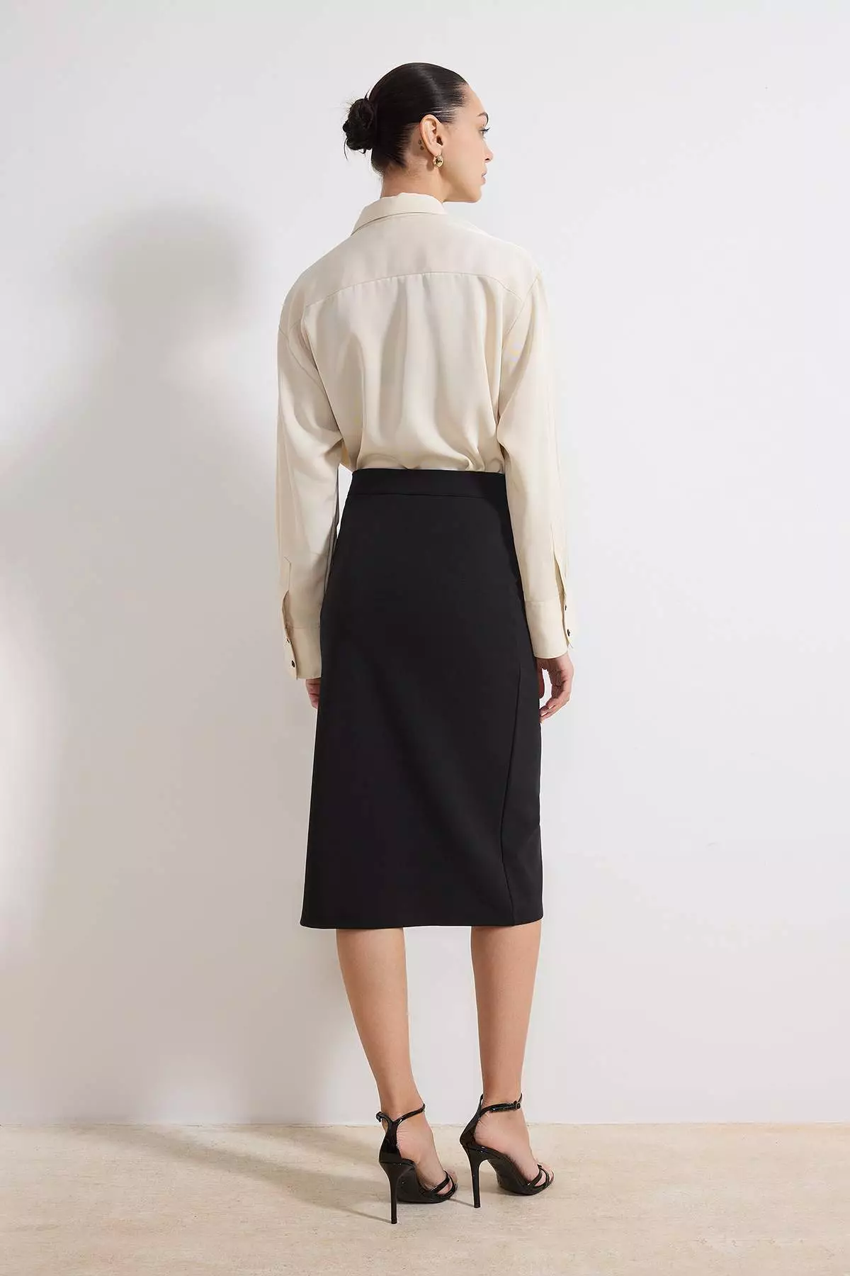 Black Pencil Accessory Detailed Regular Waist Midi Scuba Crepe Knitted Skirt Twoss26Et21