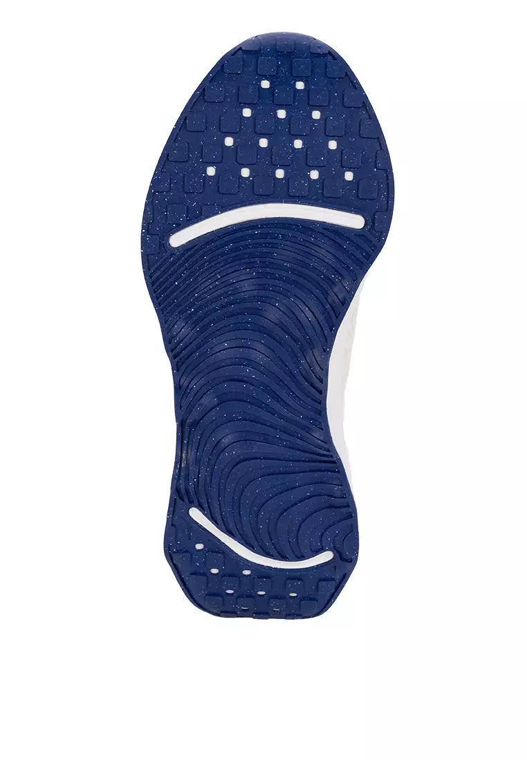 Motiva Walking Shoes