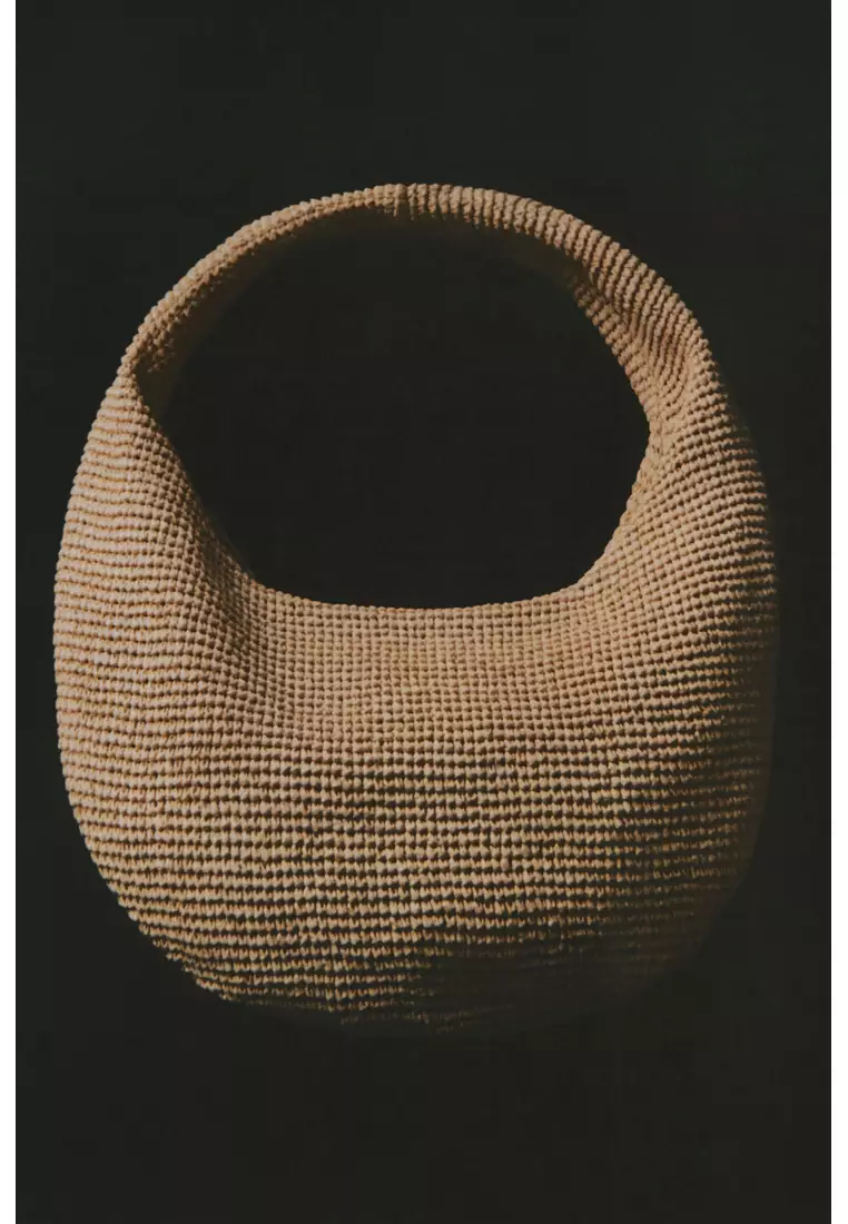 CURVED MINI SHOULDER BAG - STRAW