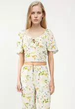 Snow White/AOP: Phoebe