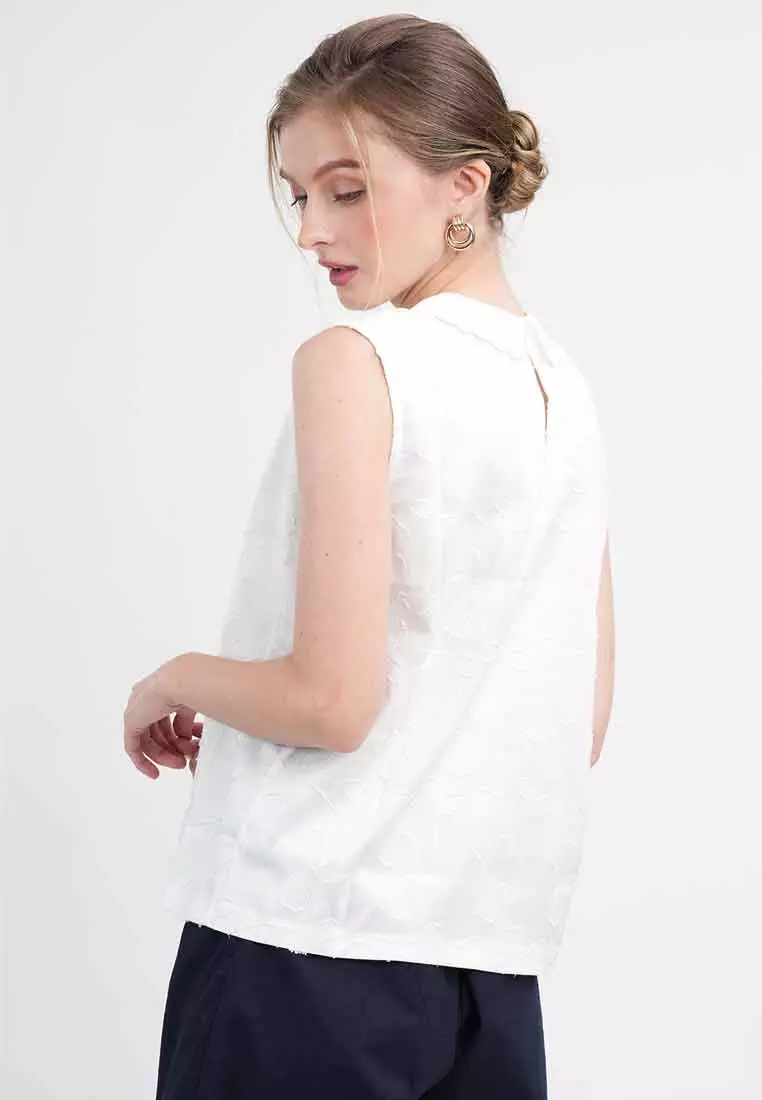 Clara Sleeveless Scalloped Collar Blouse