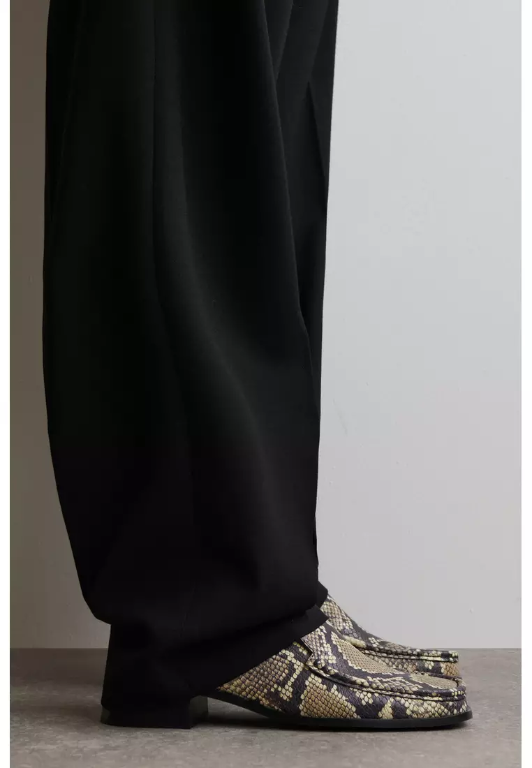 SQUARE-TOE LEATHER HEELED LOAFERS