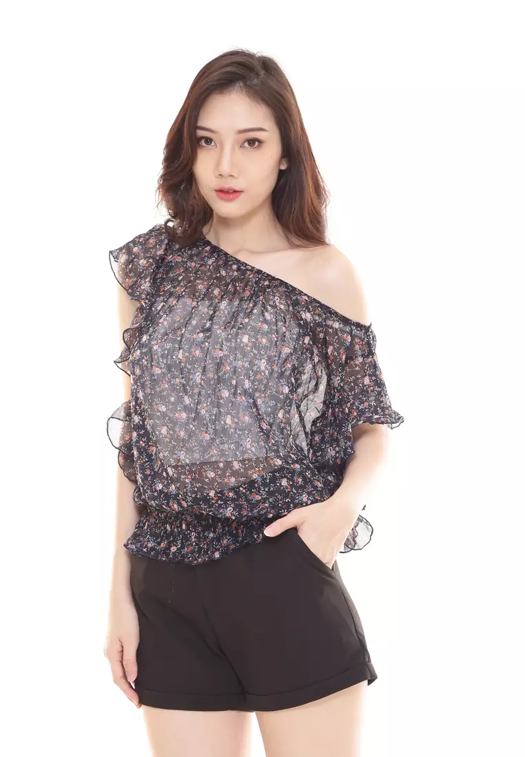 Printed Off shoulder Top in Black