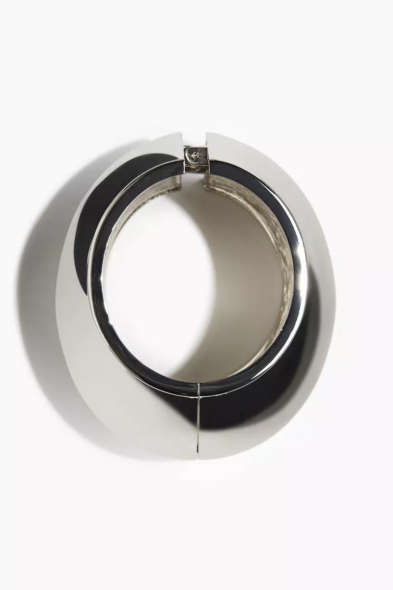 Chunky cuff bracelet